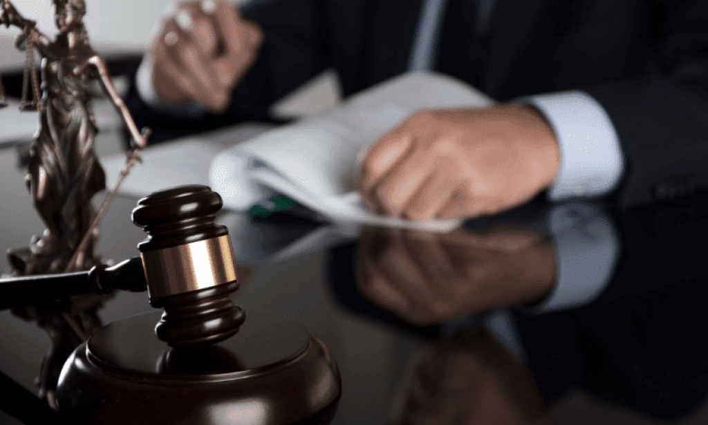 Top Mistakes to Avoid When Hiring a Criminal Defense Lawyer