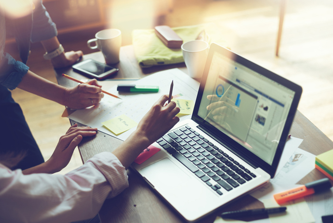How Successful Businesses Convert Visitors Into Paying Clients | by Elite Digital Marketing | Jul, 2025 | Medium