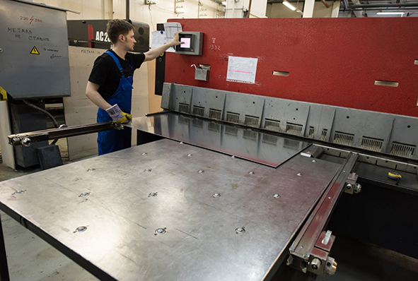 Custom Manufacturing - AMC Conveyors
