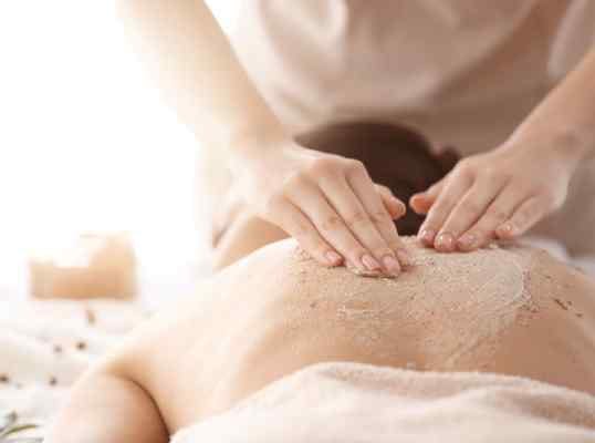 The Best Way To Treat Back Acne and Reveal Smooth Skin | by Aqua Clinic | Aug, 2025 | Medium