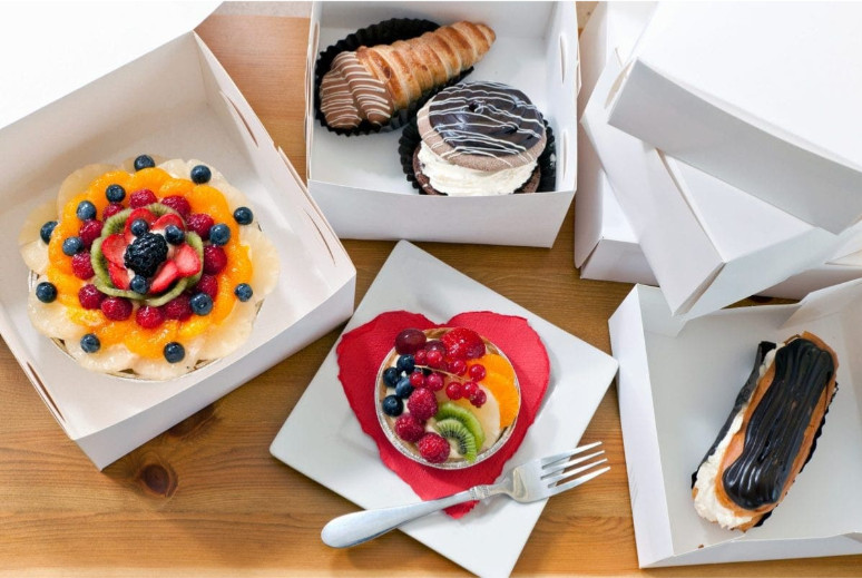 12 x 12 x 4 White Folding Cake Box (100 per case)