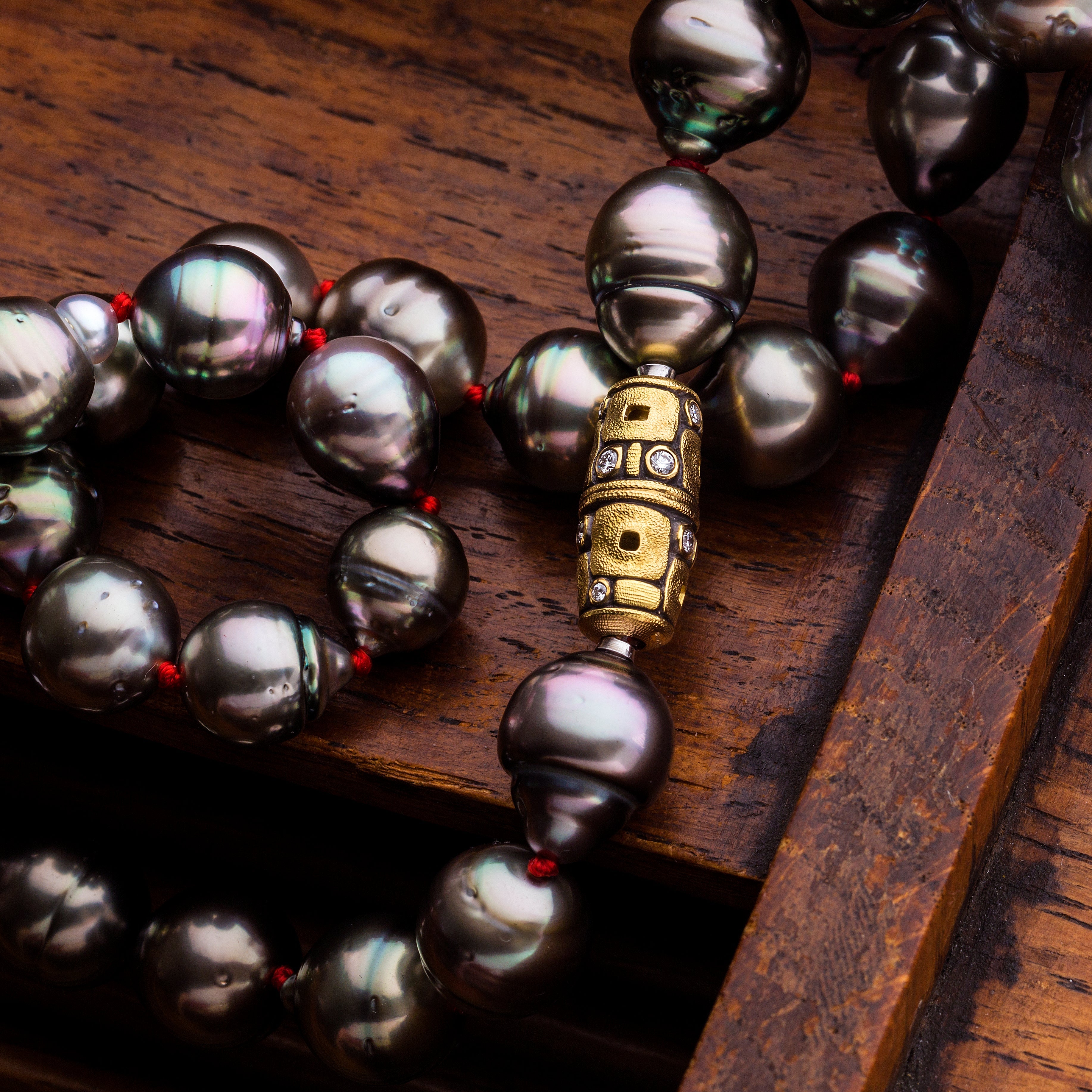 Why Pearl Jewelry Is Back in Style for Christmas Gifting for Women