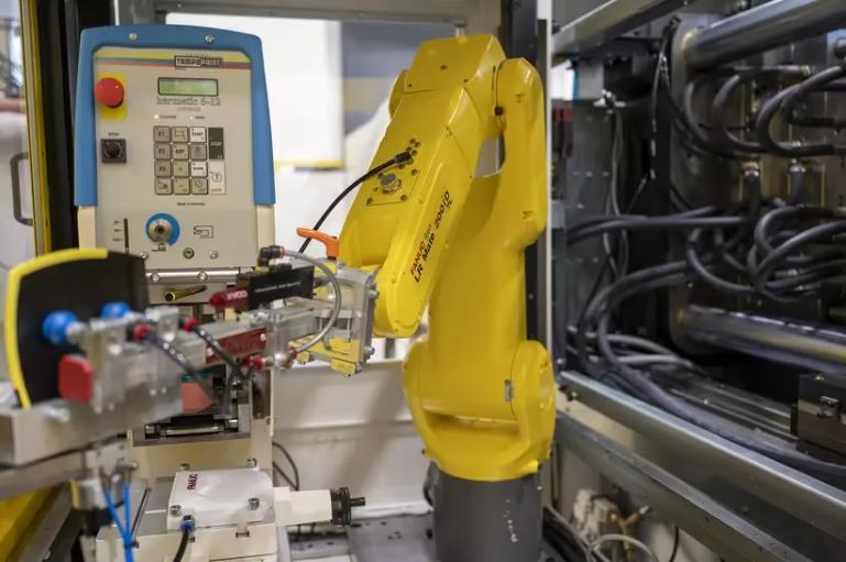 CNC machine automation