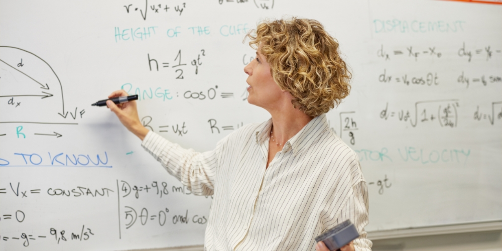 How Physics Classes Make Tough Concepts Easy – Smart Math tutoring