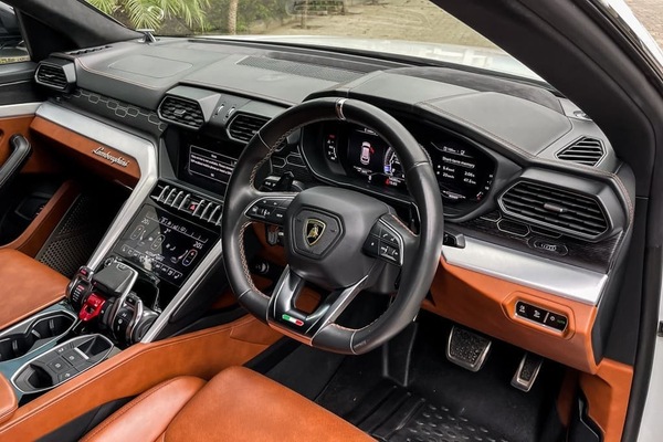 Buy Second Hand Mercedes-Benz GLE Cars in Delhi – Luxury at a Smarter Price