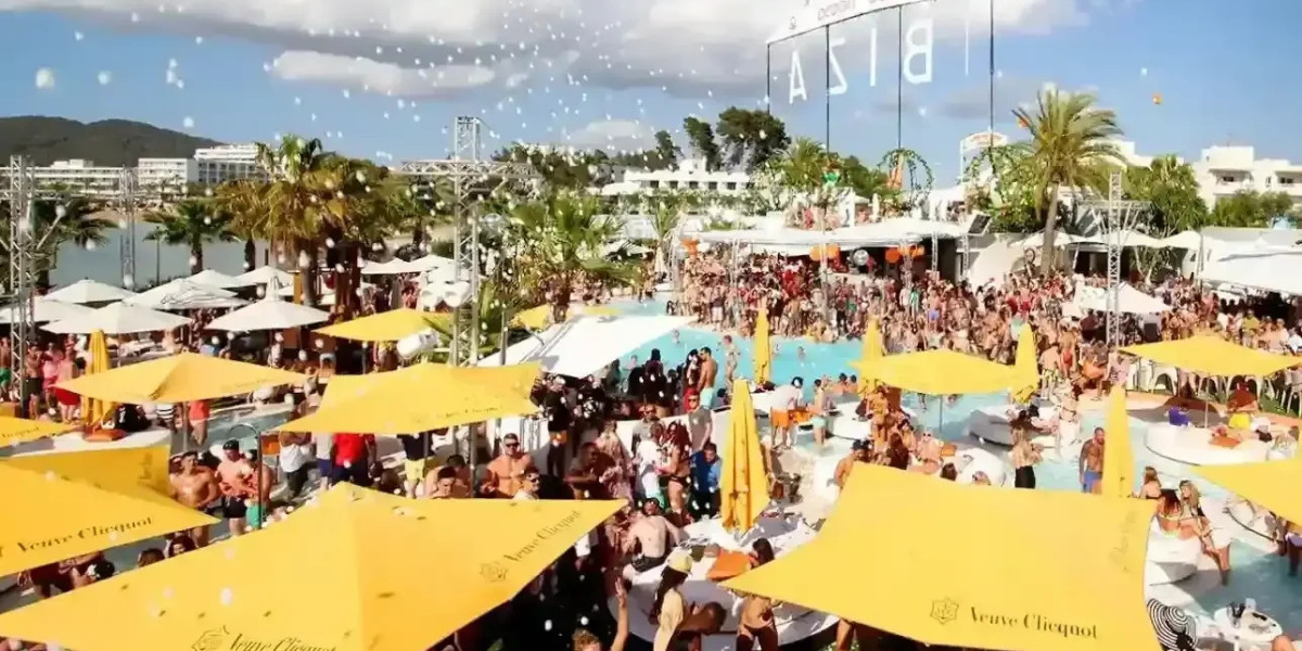 The Ultimate Guide to Las Vegas Pool Parties at Encore