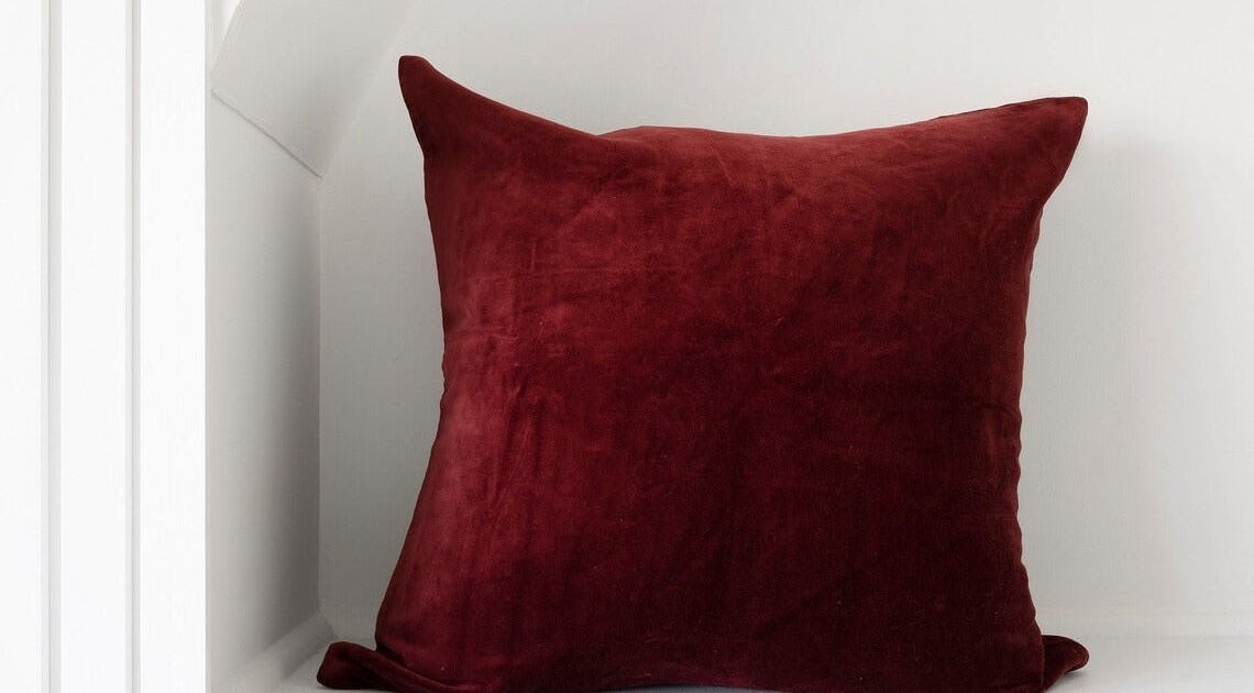 Velvet Cushions That Instantly Make Your Home Feel Rich and Cozy