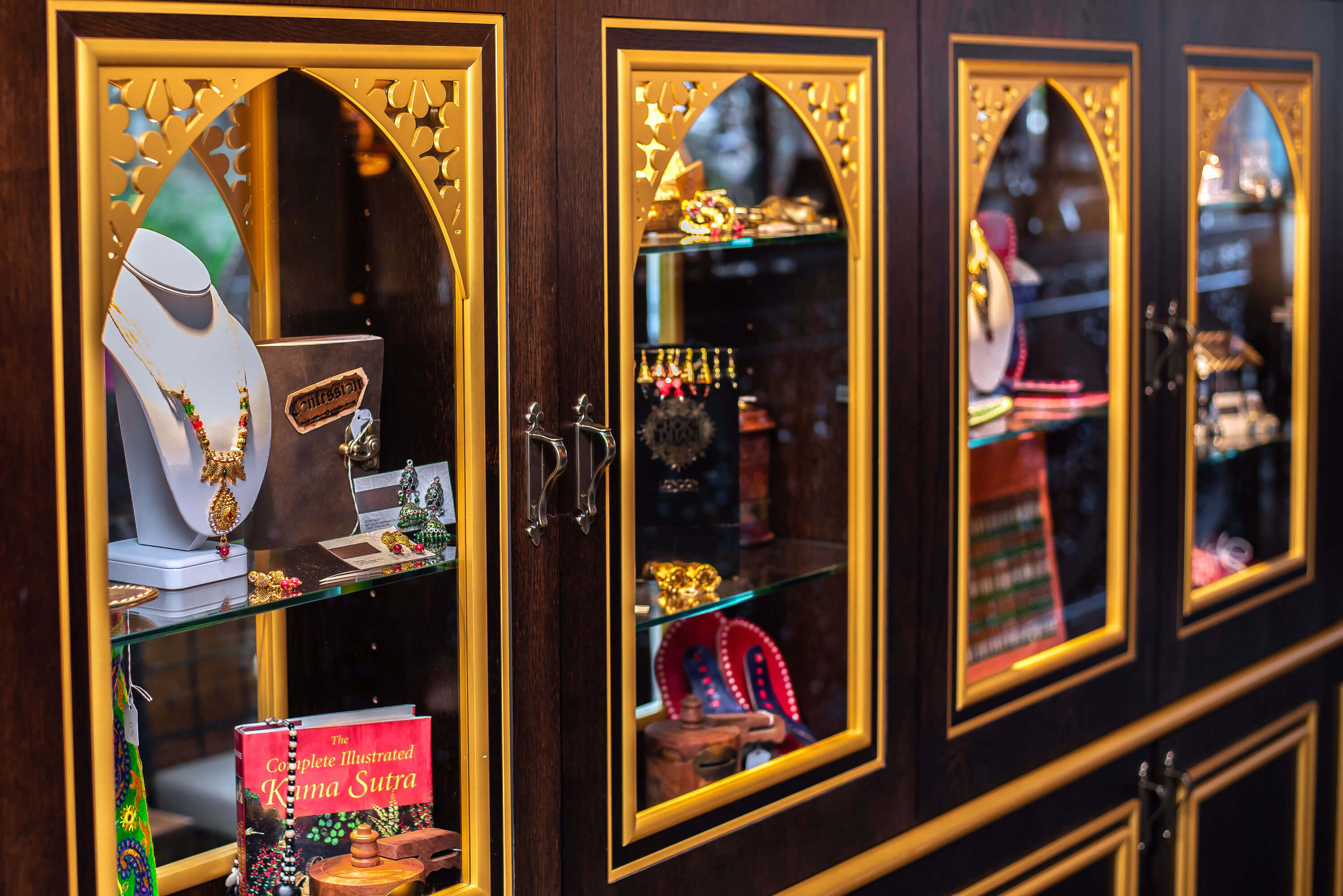 Shop Unique Indian Handicrafts in London (#1 Arts and Crafts Shop) - Chokhi Dhani London