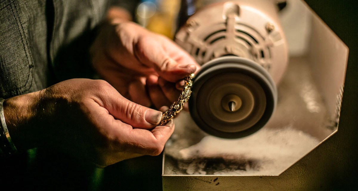 Why Custommade Jewelry Is the Perfect Gift Choice During the Fathers Day Sale – Sofia Jewelry
