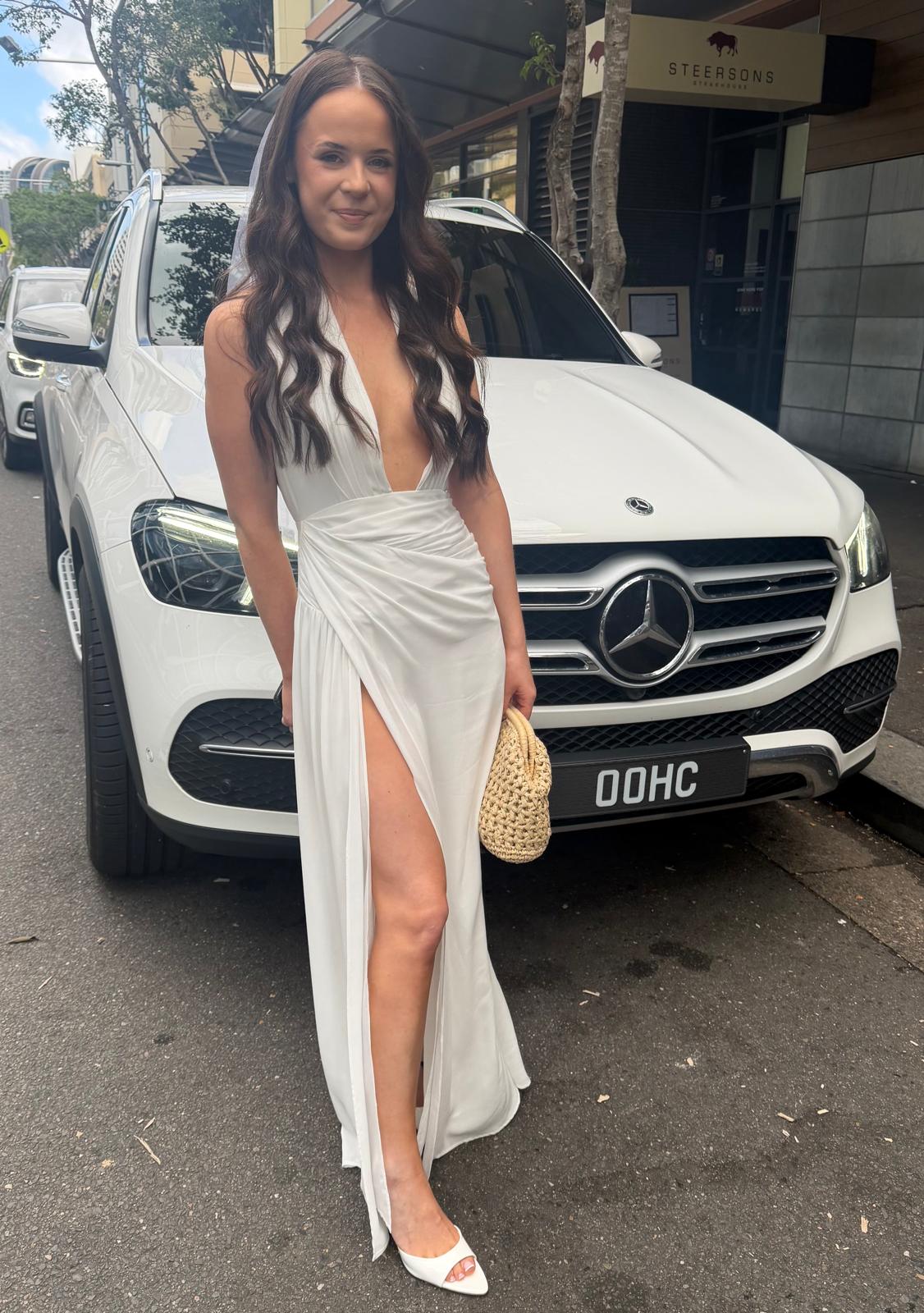 Wedding Car hire Sydney - Book luxury limo for your wedding